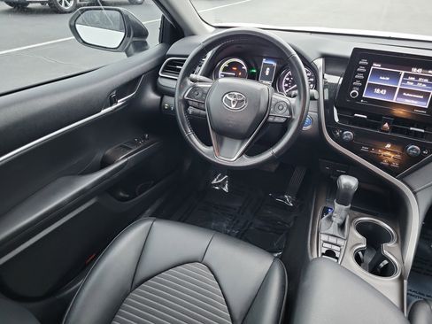 Certified 2022 Toyota Camry SE w/ Convenience Package image 13