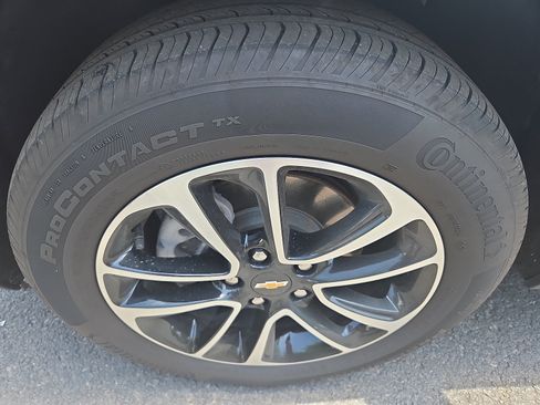 Used 2025 Chevrolet TrailBlazer LT w/ LT Cold Weather Package AWD/4WD image 12
