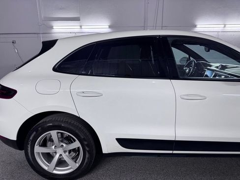 Used 2018 Porsche Macan AWD/4WD image 5