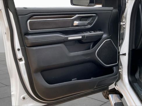 Used 2022 RAM 1500 Laramie AWD/4WD image 19