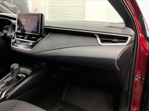 Used 2023 Toyota Corolla SE image 16