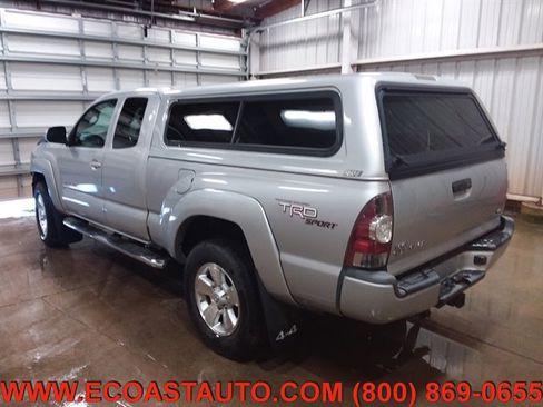Used 2013 Toyota Tacoma 4x4 Access Cab V6 w/ TRD Sport Pkg image 4