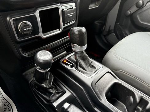 Used 2019 Jeep Wrangler Unlimited Sport image 21