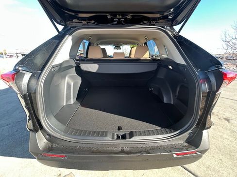 Used 2025 Toyota RAV4 XLE image 26