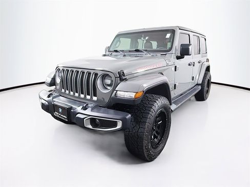 Used 2018 Jeep Wrangler Unlimited Sahara image 3