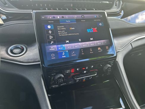 Used 2023 Jeep Grand Cherokee 30th Anniversary image 29