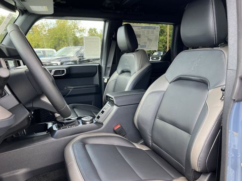 New 2025 Ford Bronco Outer Banks image 13