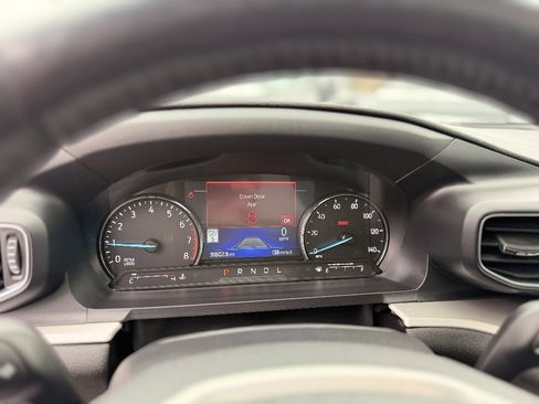 Certified 2022 Ford Explorer XLT w/ Equipment Group 202A image 17