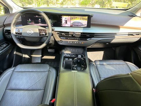 Used 2025 Nissan Murano Platinum w/ Cargo Package AWD/4WD image 13