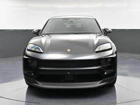 Certified 2025 Porsche Macan 4 Electric AWD/4WD image 11