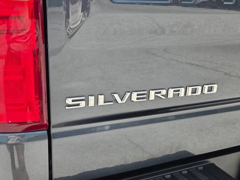 Used 2020 Chevrolet Silverado 1500 Custom w/ Custom Value Package RWD image 11
