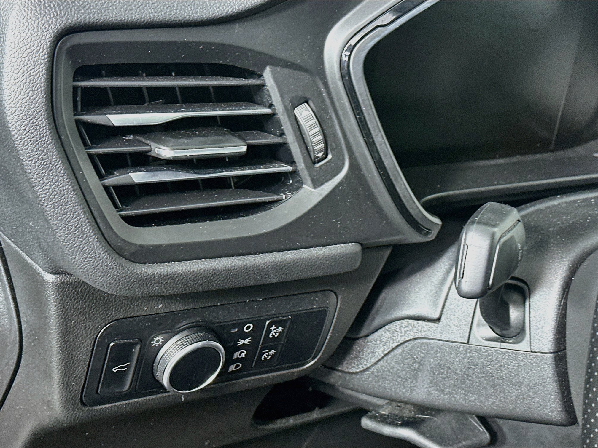 Used 2024 Ford Escape ST-Line FWD image 17