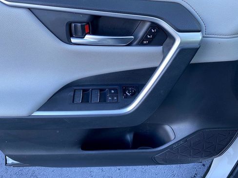 Used 2024 Toyota RAV4 Limited image 9