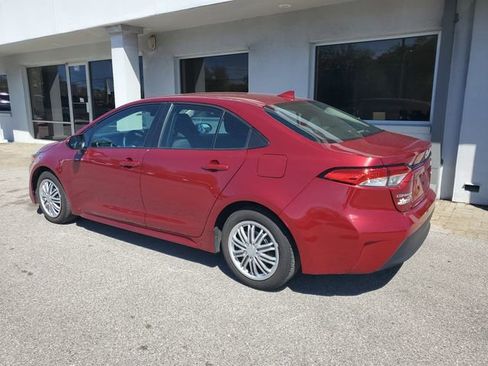 Used 2024 Toyota Corolla LE image 2