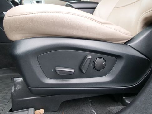 Used 2022 Ford Explorer Limited w/ Equipment Group 301A image 18