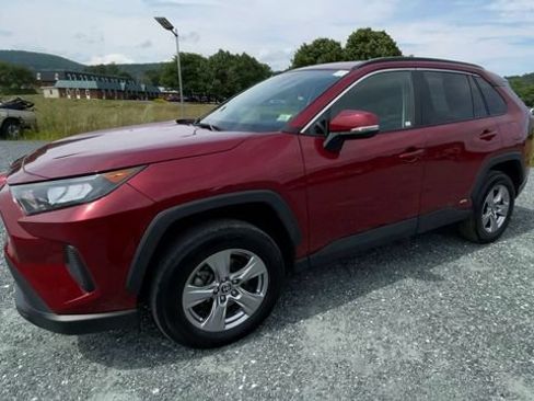 Certified 2022 Toyota RAV4 LE AWD/4WD image 4