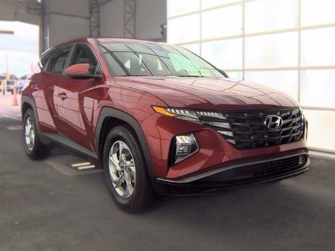 Used 2024 Hyundai Tucson SE FWD image 2
