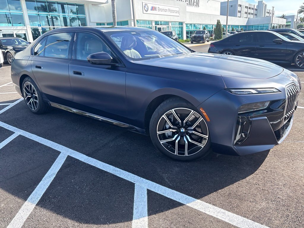 Certified 2024 BMW 760i xDrive AWD/4WD image 1