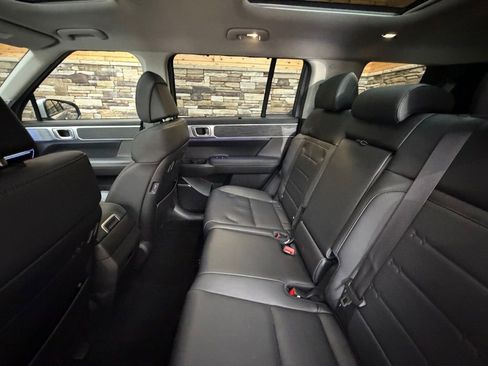 Used 2025 Hyundai Santa Fe Limited AWD/4WD image 31