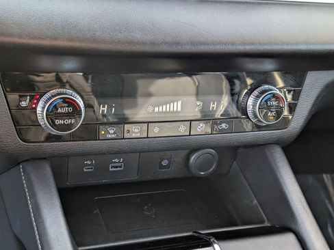 Used 2024 Mitsubishi Outlander SE image 21