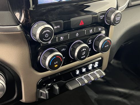 Used 2020 RAM 1500 Laramie AWD/4WD image 30