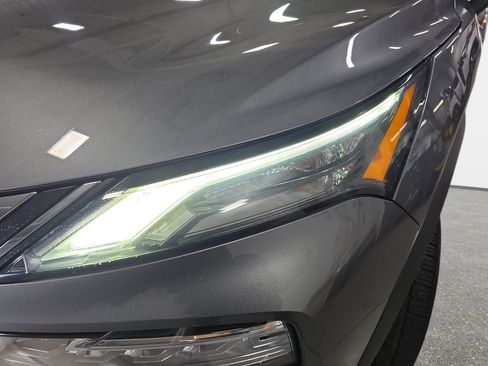 Used 2023 Nissan Rogue SV FWD image 28