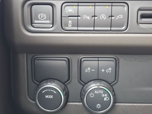 Used 2022 Chevrolet Tahoe LT image 23