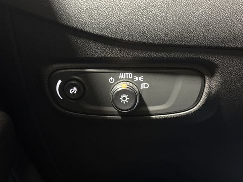 Used 2023 Chevrolet Equinox LT FWD image 18