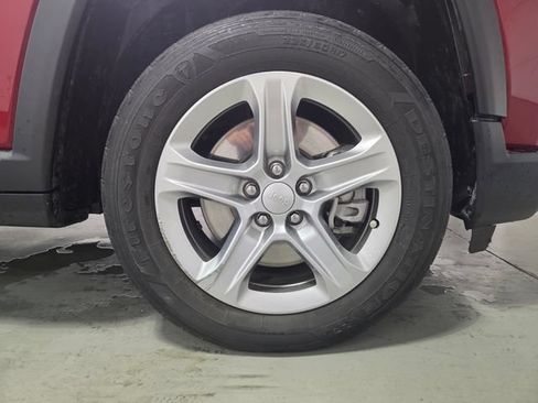 Used 2023 Jeep Compass Latitude AWD/4WD image 29