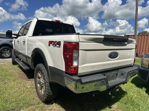 Used 2017 Ford F250 Lariat w/ Lariat Ultimate Package AWD/4WD image 8