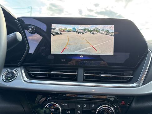 Used 2024 Chevrolet Trax LT w/ Driver Confidence Package image 22