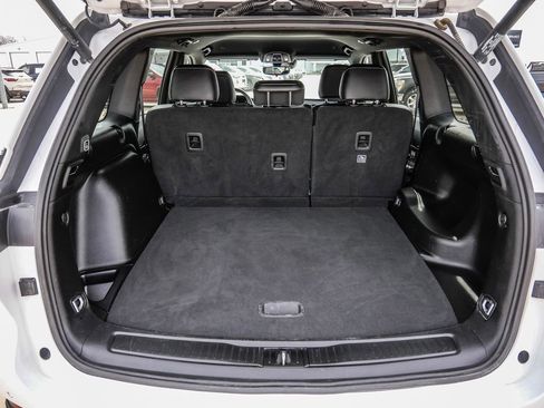 Used 2024 Jeep Grand Cherokee Altitude image 13