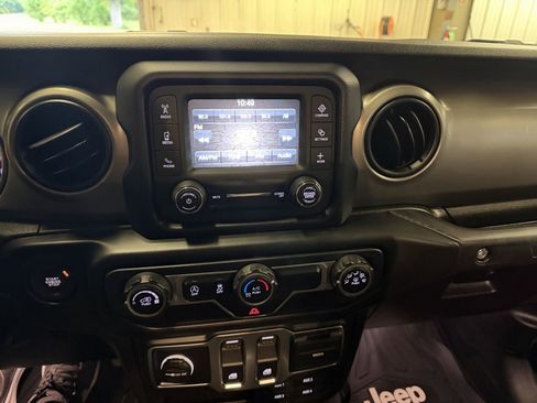 Used 2019 Jeep Wrangler Sport AWD/4WD image 46