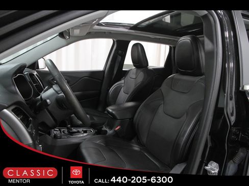 Used 2021 Jeep Cherokee Limited image 5