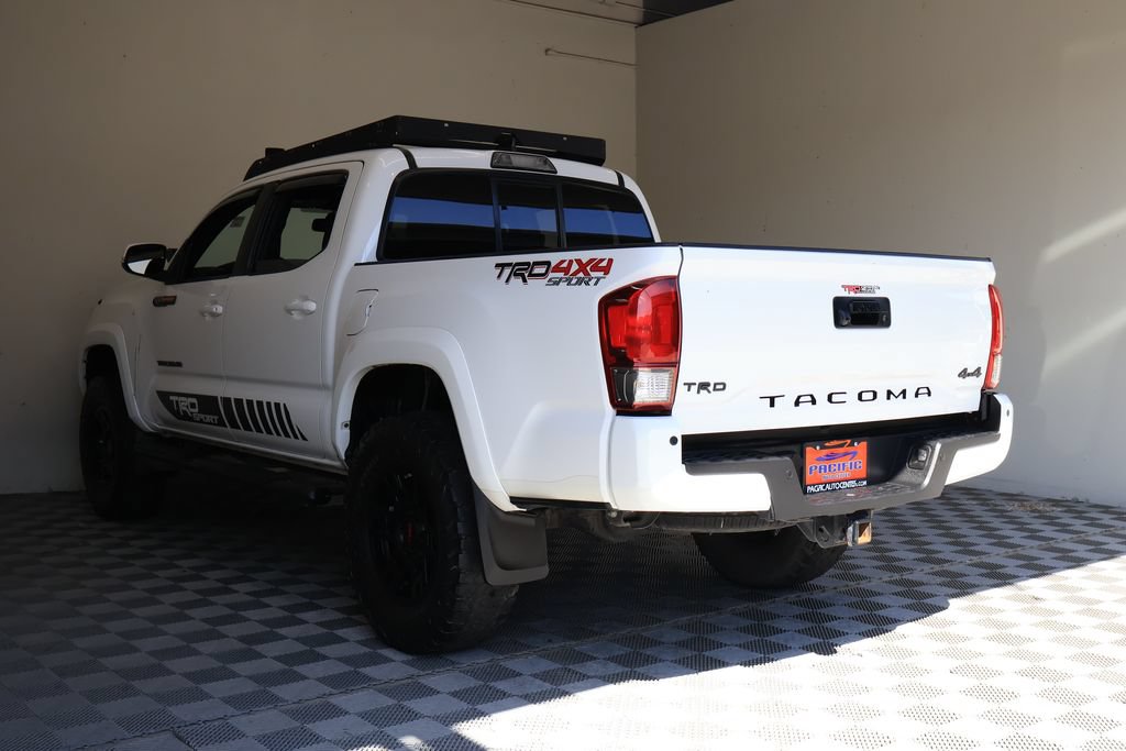 Used 2016 Toyota Tacoma TRD Sport AWD/4WD image 15
