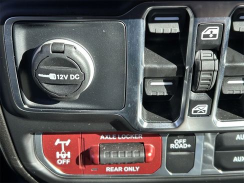 Used 2025 Jeep Gladiator Mojave w/ Safety Group image 37