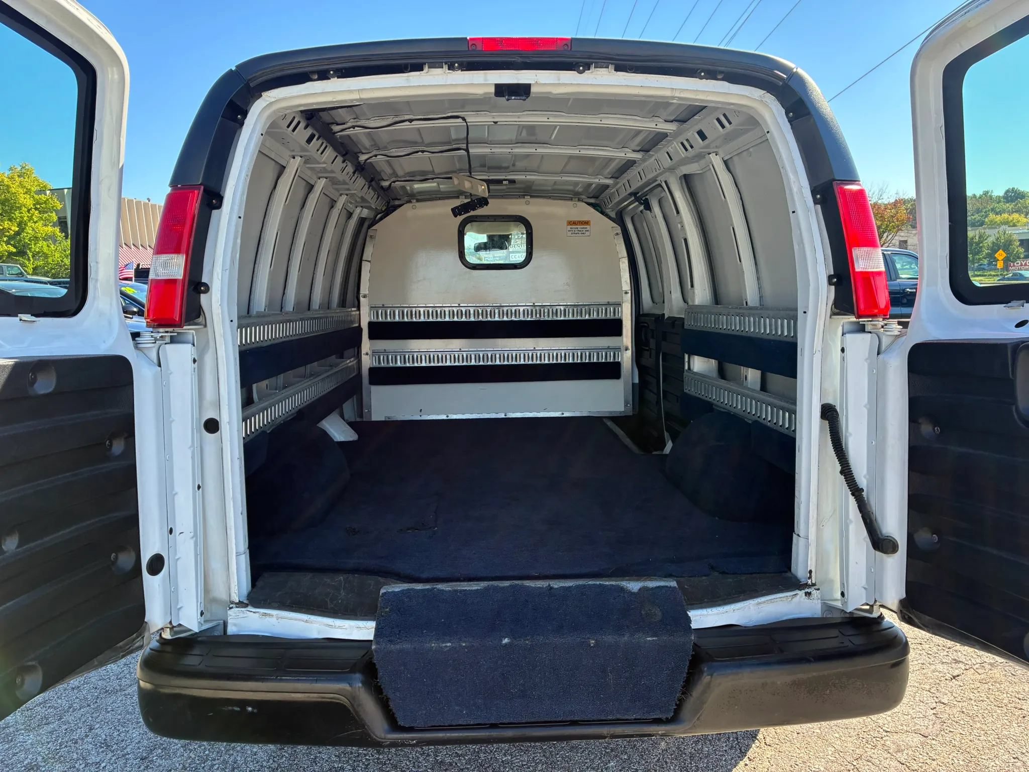 Used 2019 Chevrolet Express 2500 RWD image 9