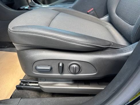 Used 2023 Buick Encore GX Preferred w/ Cold Weather Comfort Package AWD/4WD image 11