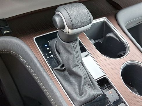 Used 2024 Toyota Sienna XLE image 17