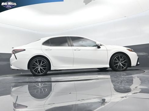 Used 2022 Toyota Camry SE FWD image 24