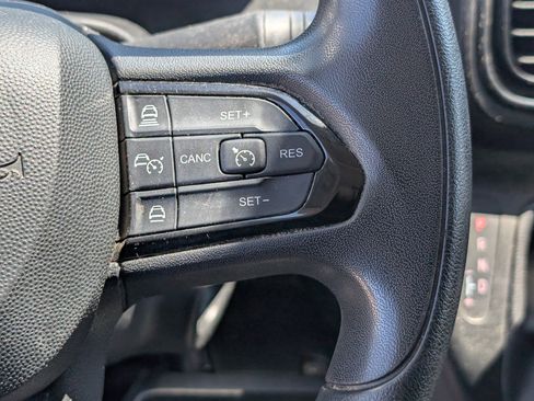 Used 2024 RAM ProMaster 2500 w/ Convenience Group image 20