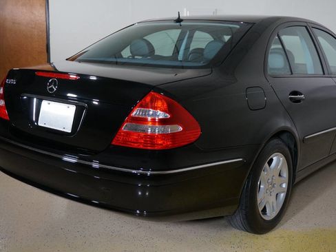 Used 2006 Mercedes-Benz E 350 Sedan image 38