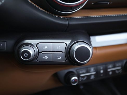 Certified 2022 Ferrari 812 GTS Base image 35