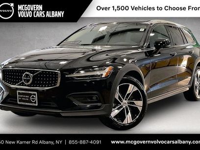 Used 2025 Volvo V60 B5 Cross Country Plus