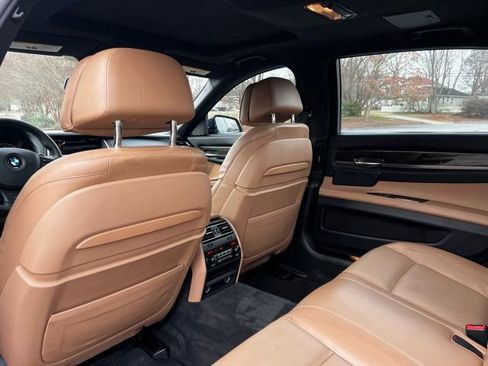 Used 2014 BMW 750Li xDrive image 14