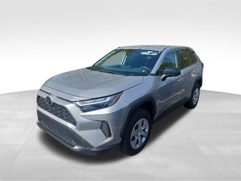 Used 2024 Toyota RAV4 LE AWD/4WD image 2