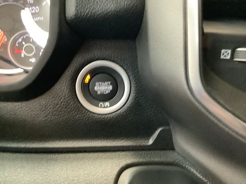 New 2026 RAM 1500 Express AWD/4WD image 15