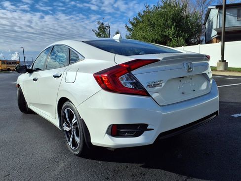 Used 2017 Honda Civic Touring image 32