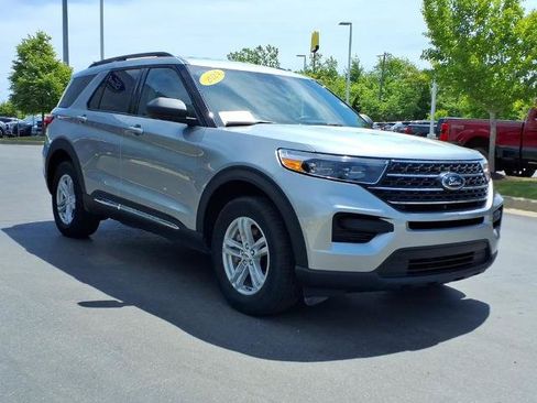 Certified 2024 Ford Explorer XLT AWD/4WD image 3