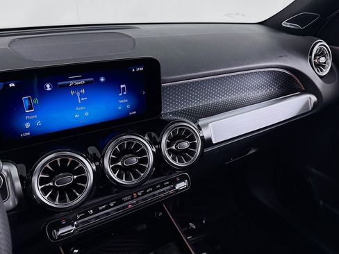 New 2026 Mercedes-Benz GLB 35 AMG 4MATIC image 19